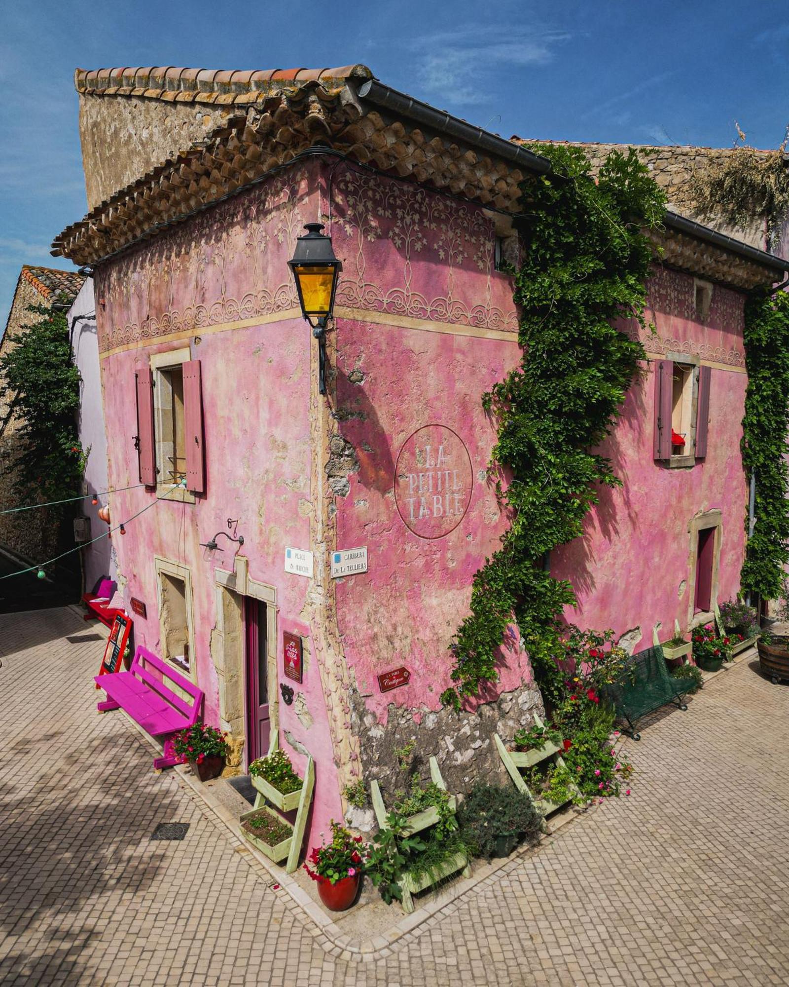 Village Castigno - Wine Hotel & Resort Assignan Exterior photo